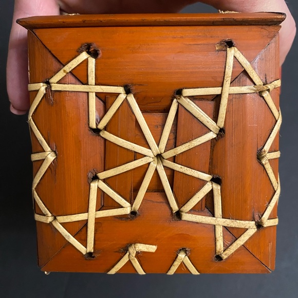 Vintage Hand Made Bamboo Box, Small Size: 5 5/8” L. X 3.5” X 3.5”, Unmarked - Picture 3 of 13